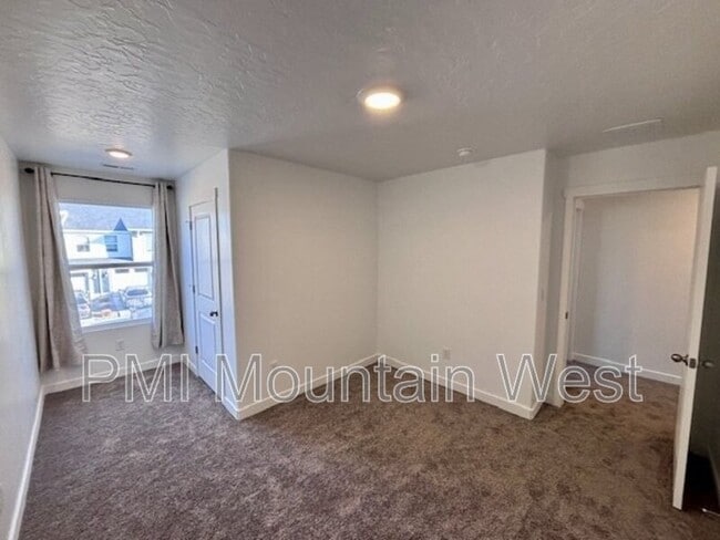 Building Photo - 3898 Bowie Dr