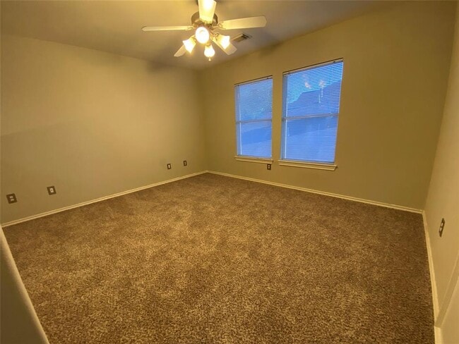 Building Photo - 6935 Bear Oaks Dr