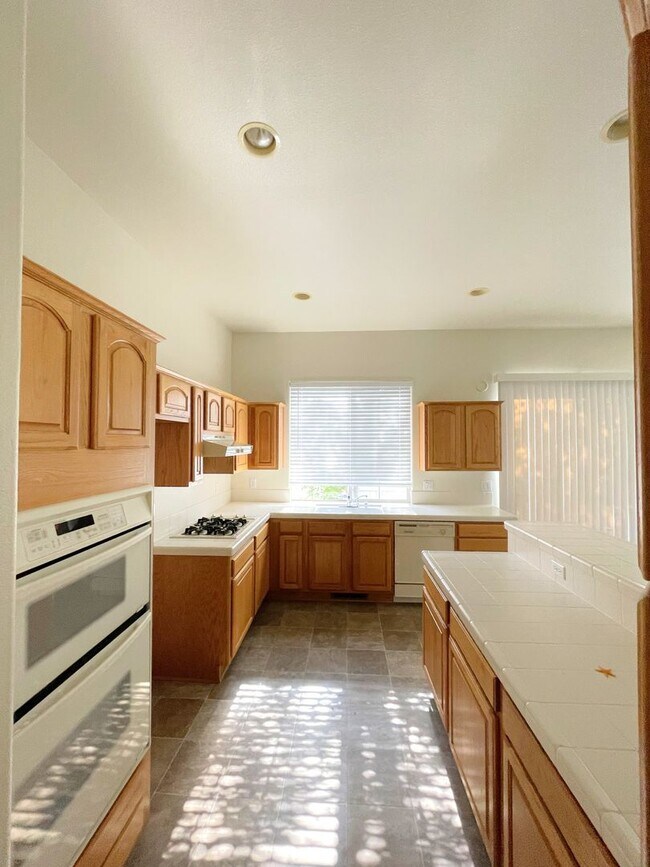 Building Photo - 1115 Waverly Dr