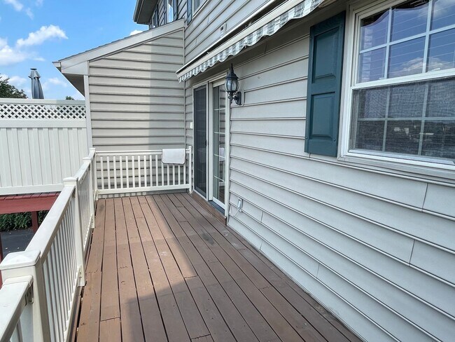 Building Photo - Beautiful Luxury Townhome in Lancaster