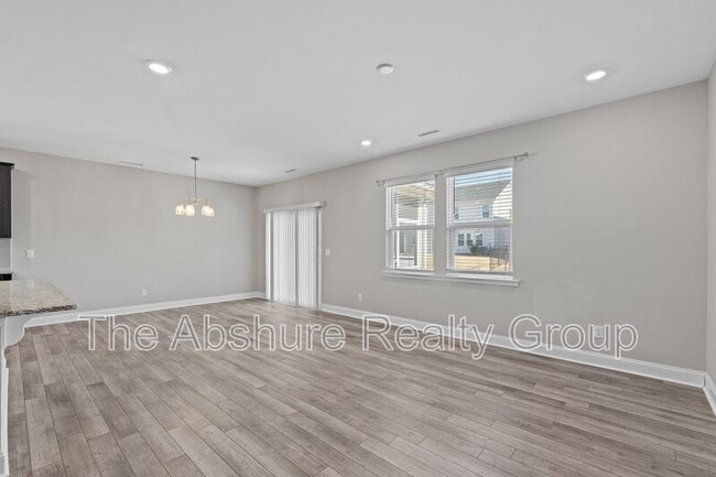 Building Photo - 138 Willow Grove Ln