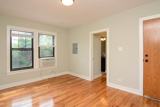 Building Photo - 2917 N Mildred Ave