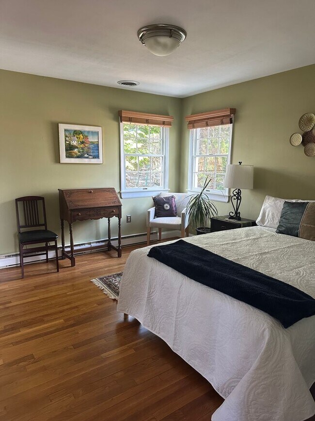 Building Photo - Beautiful Annapolis Home