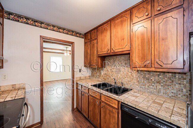 Building Photo - 1700 Serene Cir