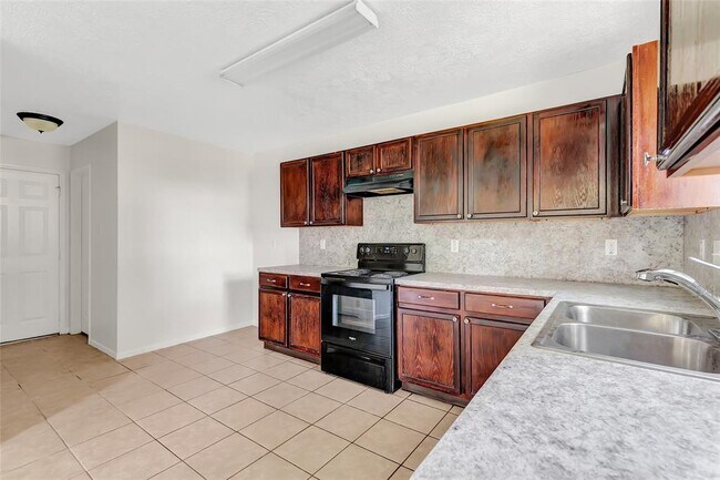 Building Photo - 9834 Bobolink Dr