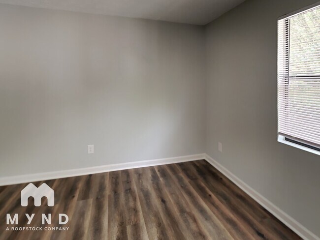 Building Photo - 2310 Ramblewood Cir