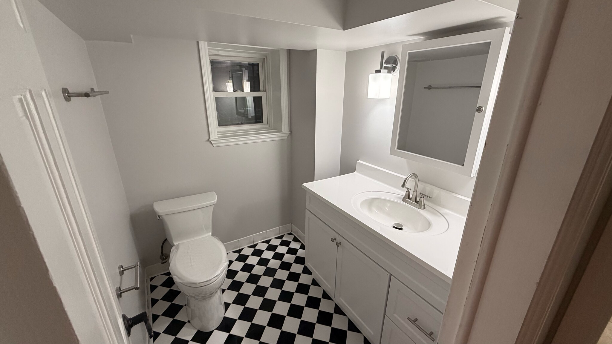 Building Photo - 1342 Park Rd NW