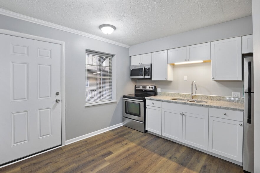 Building Photo - Concord Manor Apartments