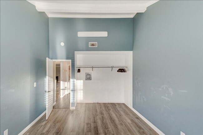 Building Photo - 7765 Saranac Pl