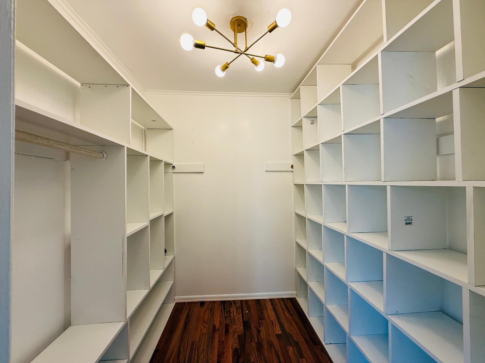 Building Photo - 86 W Main St