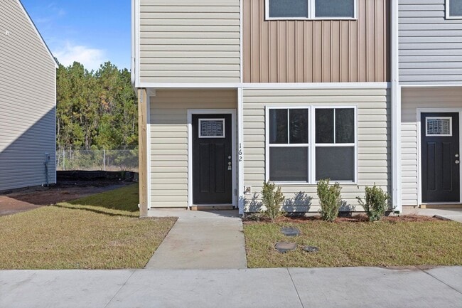 Building Photo - Townhouse For Rent in Holly Ridge