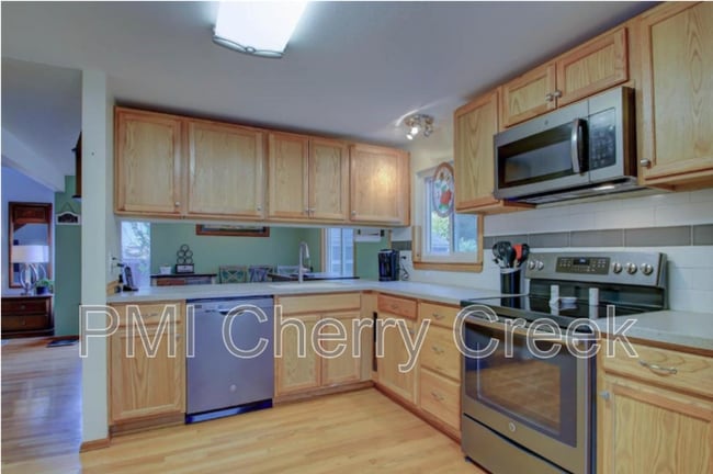 Building Photo - 11847 W Berry Ave