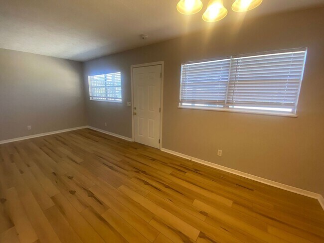 Building Photo - 1812 Arthur Ave