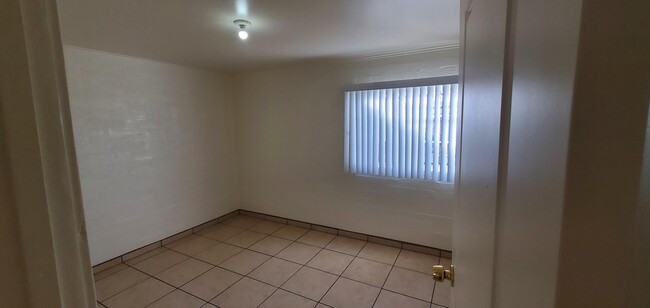 Building Photo - 2254 E Monterey Vista