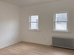 Building Photo - Fully renovated with everything new,