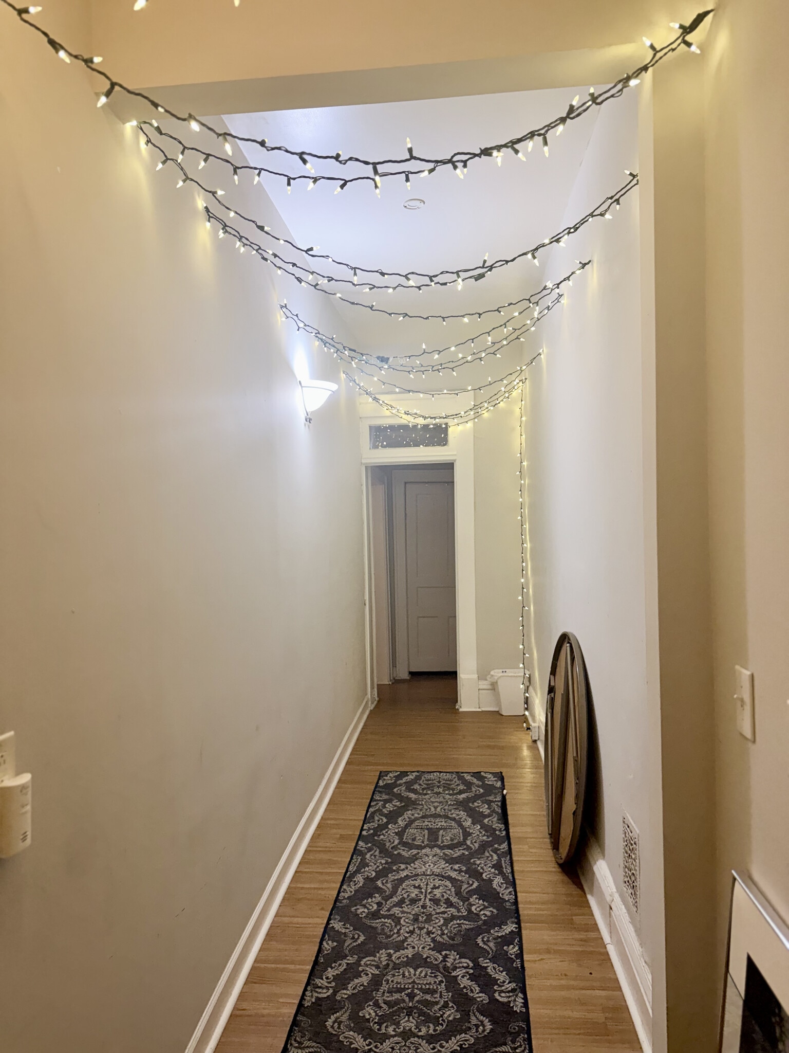 Building Photo - 178 W 8th Ave