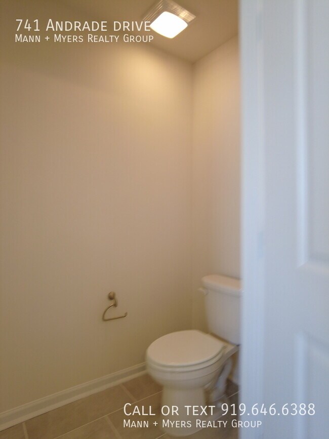 Building Photo - 741 Andrade Dr