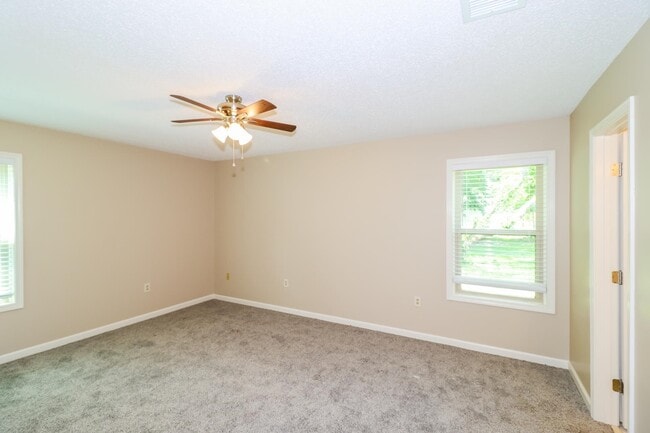 Building Photo - 5829 Lake Port Dr