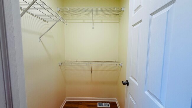 Building Photo - 356 W 31st St