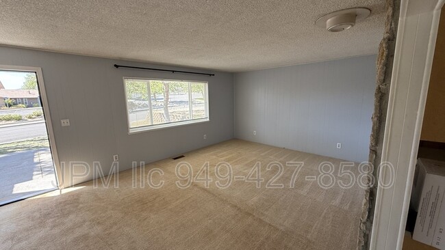 Building Photo - 2565 Van Buren Dr