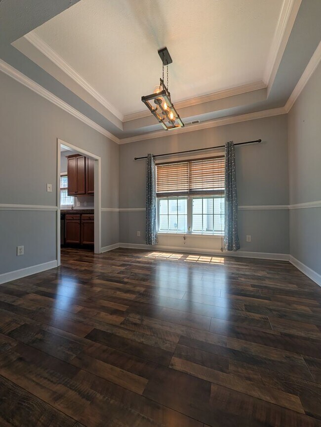 Building Photo - 305 Weatherford Dr