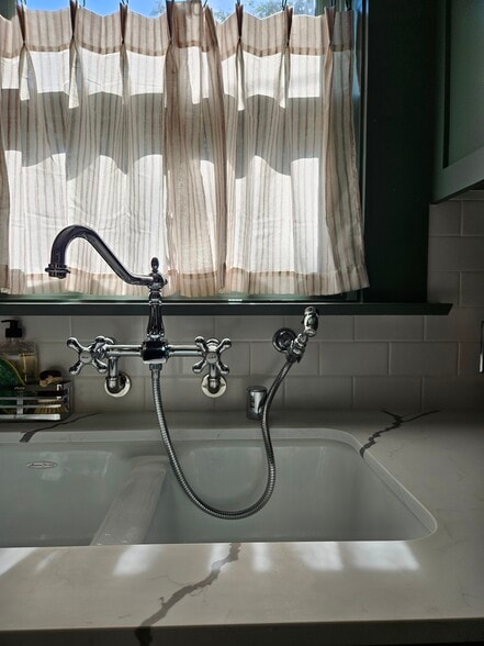 Building Photo - 139 N Ivy Ave