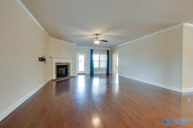 Building Photo - 407 E Mossyleaf Dr SW