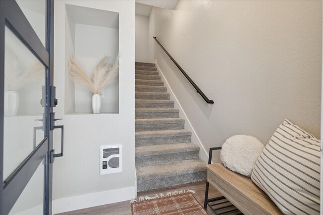 Building Photo - Modern 3BD, 2.5BA Virginia Village Townhome with 2-Car Garage