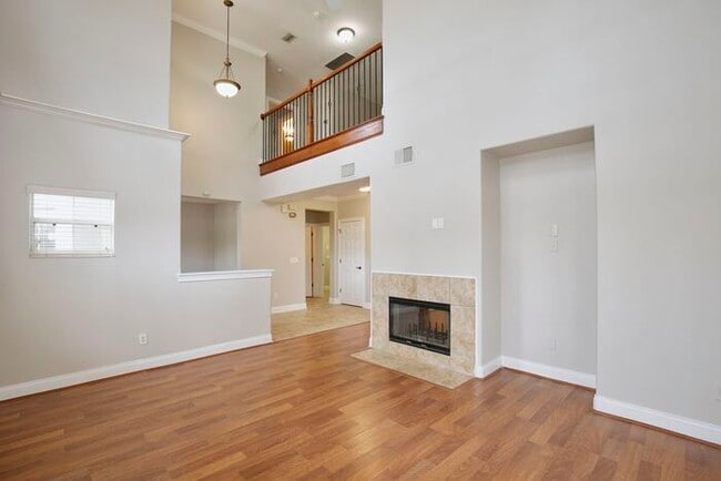 Building Photo - AGENT SHOWINGS ONLY! Stunning 3/2.5 Corner Unit Townhome with a Spacious 2 Car Garage in the Gate...