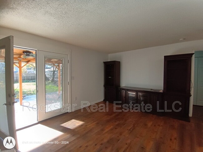 Building Photo - 3512 E 32nd Ave