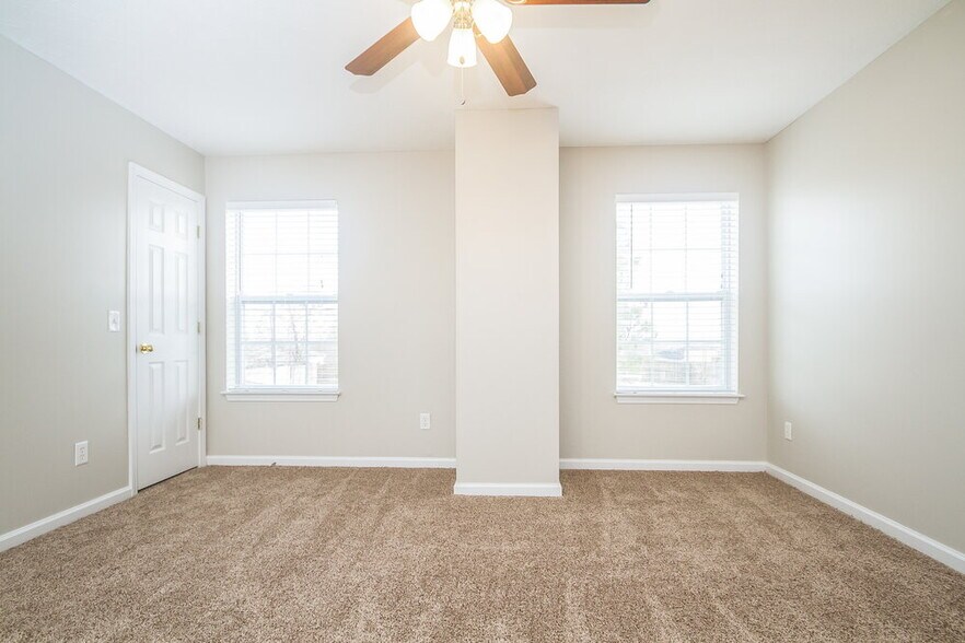 Building Photo - 878 Lavergne Ln