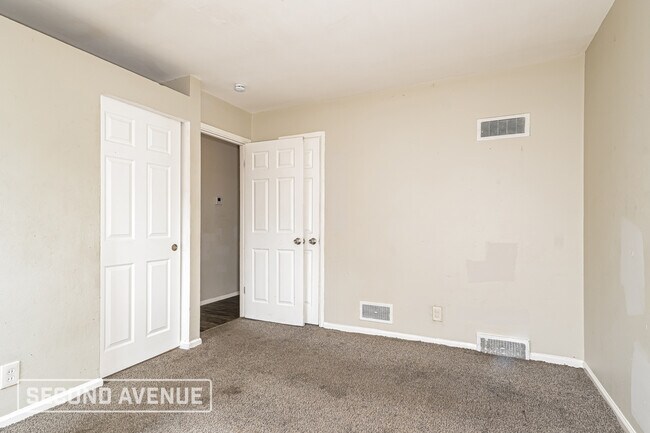 Building Photo - 232 Mc Alpine Dr
