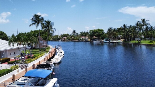 Building Photo - 160 Cypress Club Dr