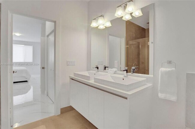 Building Photo - 10271 NW 72nd St