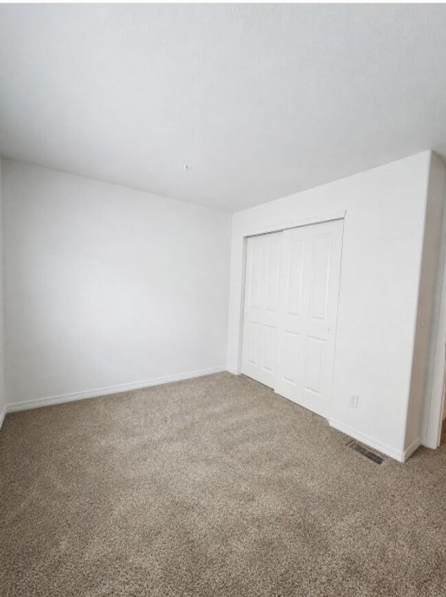 Building Photo - 23525 E Platte Dr