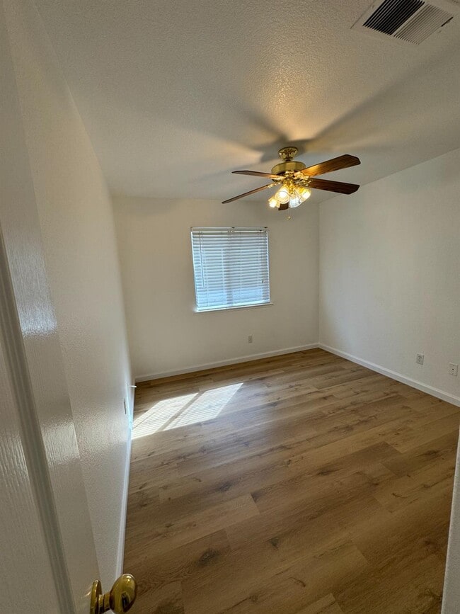 Building Photo - 3741 W Stuart Ave