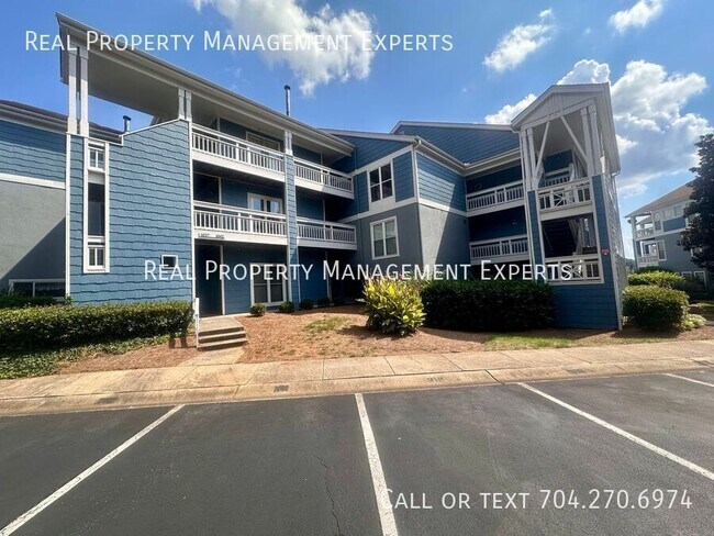 Building Photo - 1038 Southwest Dr