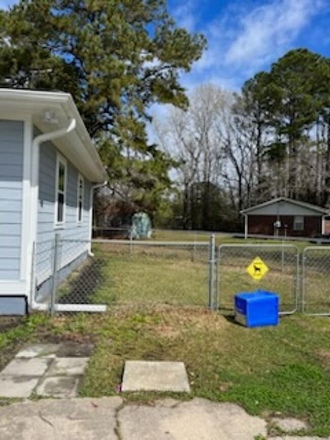 Building Photo - Beautifully Totally Remodeled 3Br 2Ba in G...
