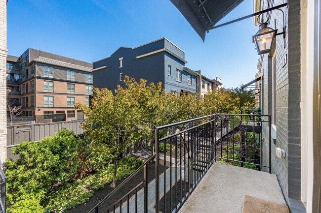 Building Photo - 90 Normandy Ave