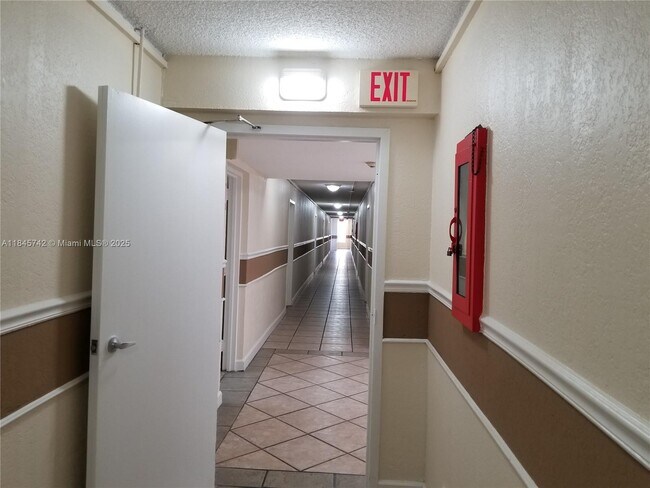 Building Photo - 4550 NW 9th St