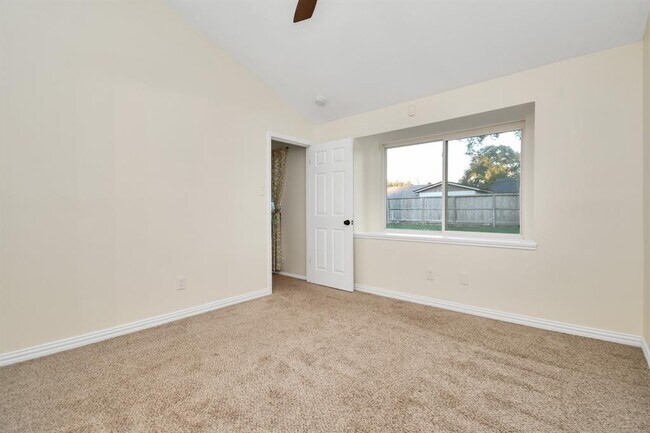 Building Photo - 17107 Amber Ridge Dr