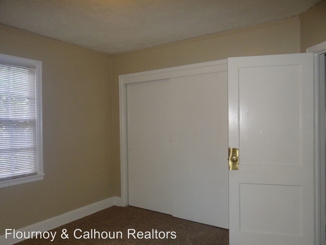 Building Photo - 120 Munson Dr