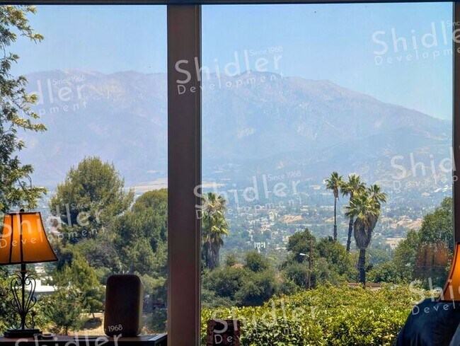 Building Photo - The Bridge House - 2 Bed 1 Bath with Uncompromising Views