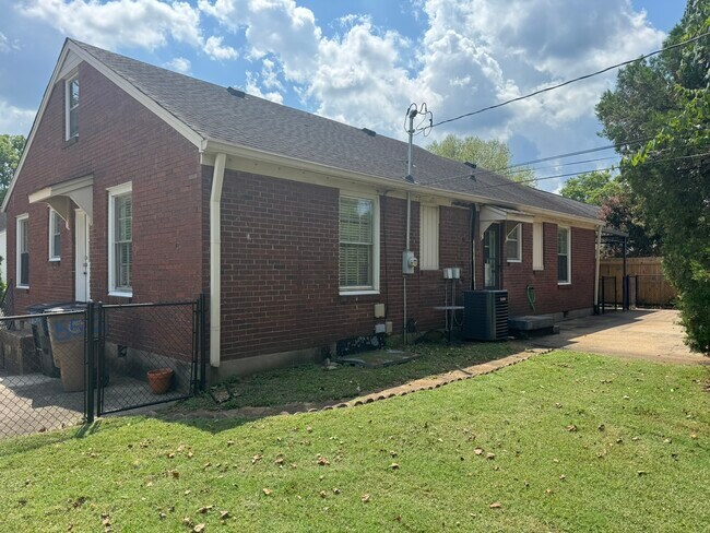 Building Photo - 5532 Kendall Dr