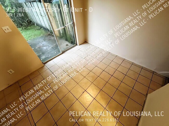 Building Photo - 913 Monterey Ct S