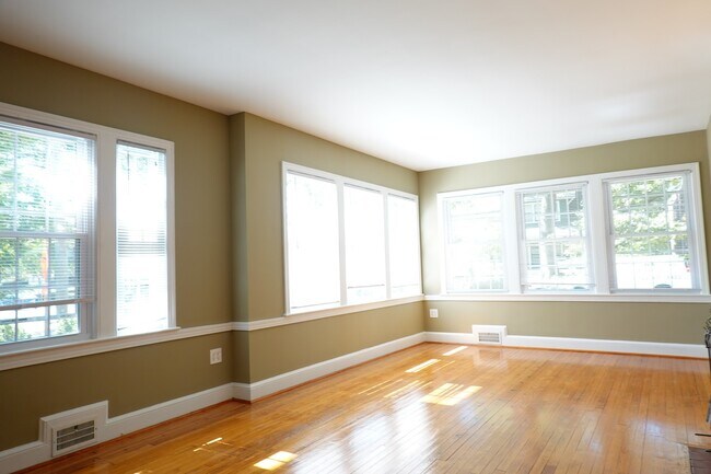 Building Photo - 800 Maplewood Ave