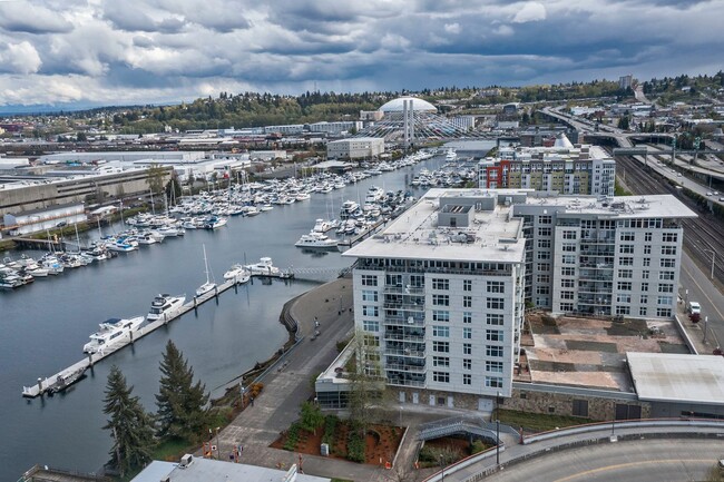 Building Photo - The Esplanade - Thea Foss Waterway