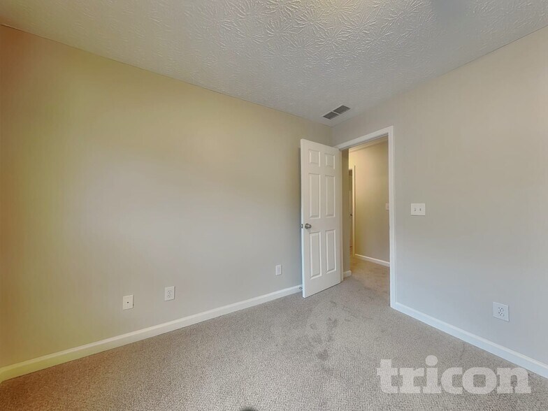 Building Photo - 65 Cascade Ct