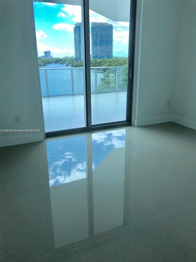 Building Photo - 17111 Biscayne Blvd