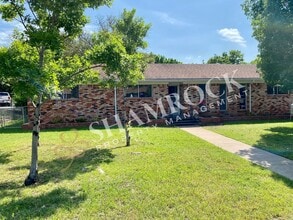 Building Photo - Woodway Home